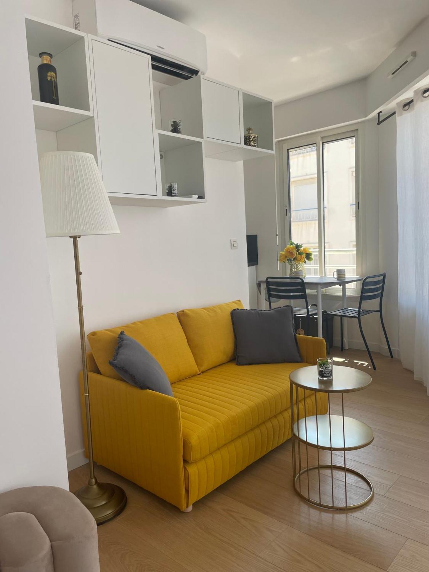 Stella Apartment *